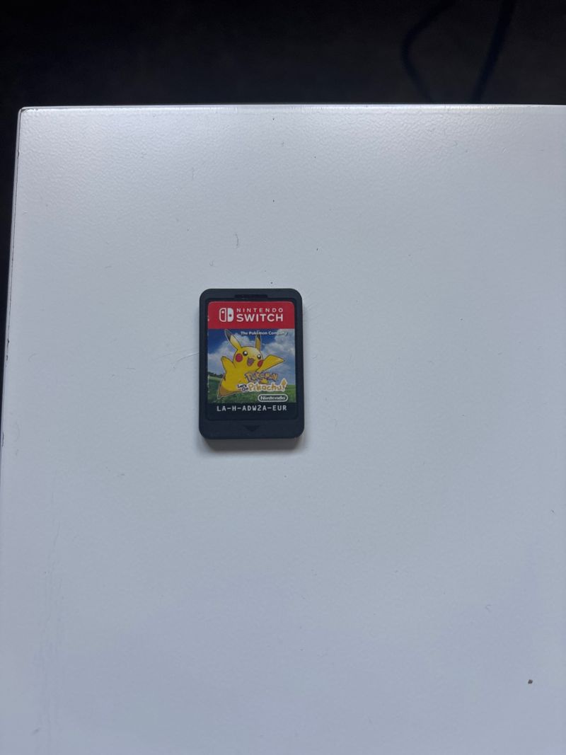 Pokemon Let's Go Pikachu Switch (sin caja)