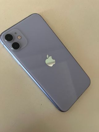 iPhone 11 lila