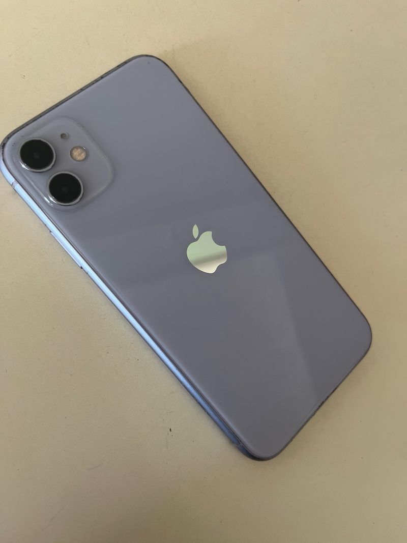 iPhone 11 lila afbeelding 2