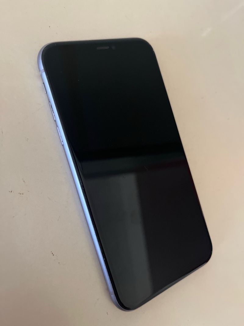 iPhone 11 lila afbeelding 3