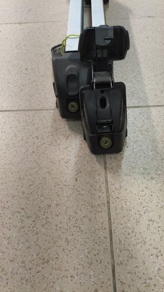 Portaesquís de baca con llave