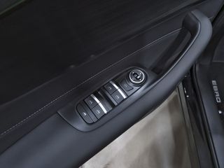 Ebro S400 1.5 DHE HEV Excellence CVT