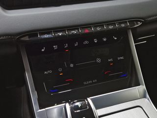 Ebro S400 1.5 DHE HEV Excellence CVT