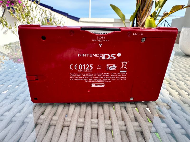 Nintendo DSi Roja con cargador afbeelding 5