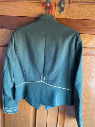 Blazer Stradivarius militar verde y dorado T.L