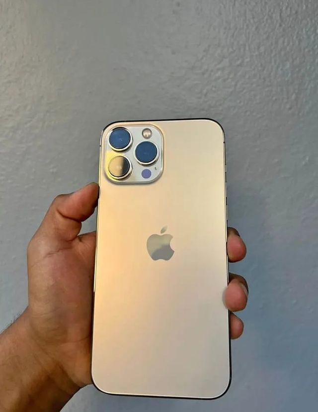 iPhone 13 Pro Max Dorado