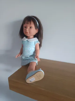 Muñeca vestida de azul