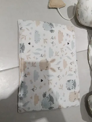 Cuna nido para bebé con diseño de animales