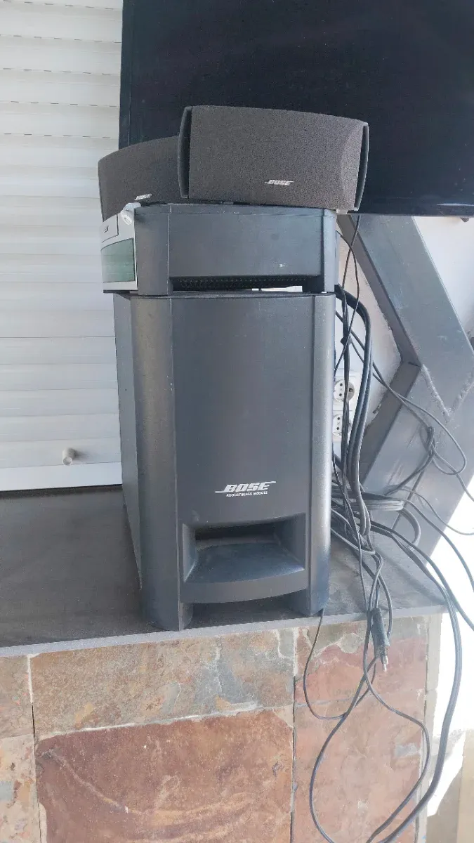 Equipo de sonido Bose con altavoces