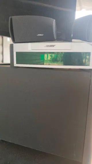 Equipo de sonido Bose con altavoces