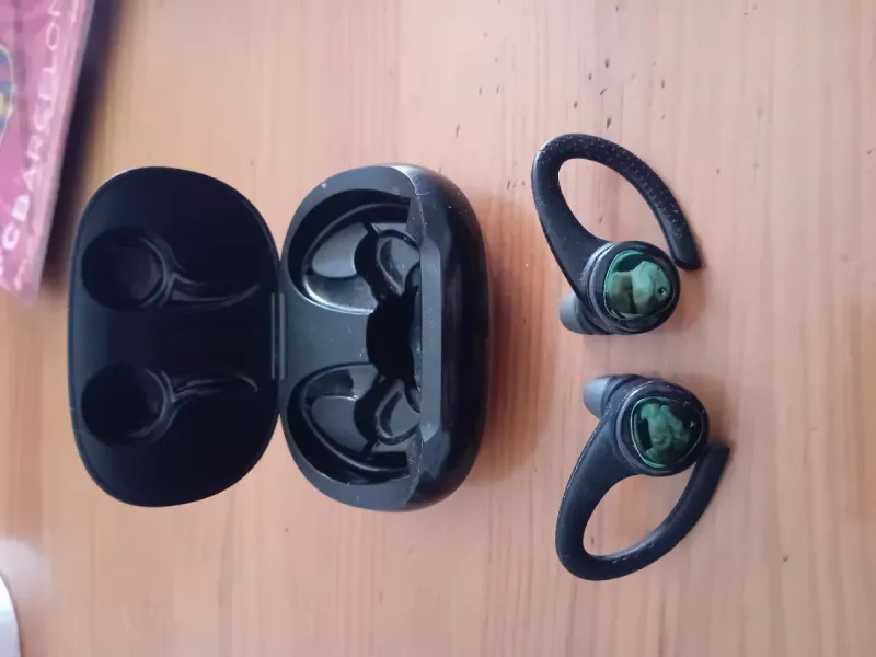 Auriculares Bluetooth Negros con Ganchos