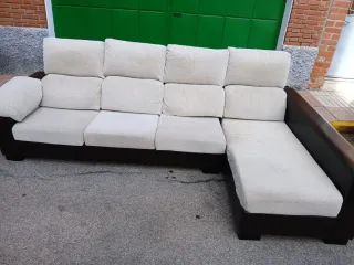 Sofá chaise longue beige y marrón