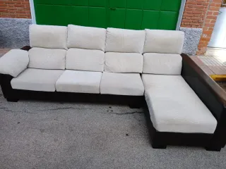 Sofá chaise longue beige y marrón