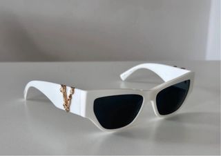 Gafas de sol Versace blancas con detalle dorado