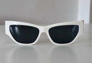 Gafas de sol Versace blancas con detalle dorado