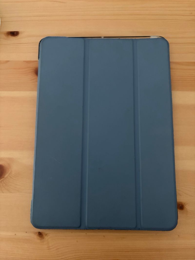 iPad Air 2 16GB Gris espacial con funda afbeelding 3