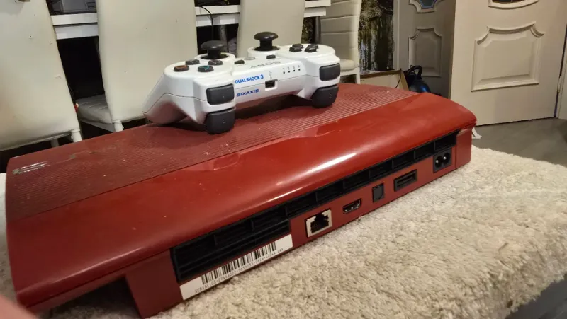 Consola PS3 Super Slim Roja afbeelding 3
