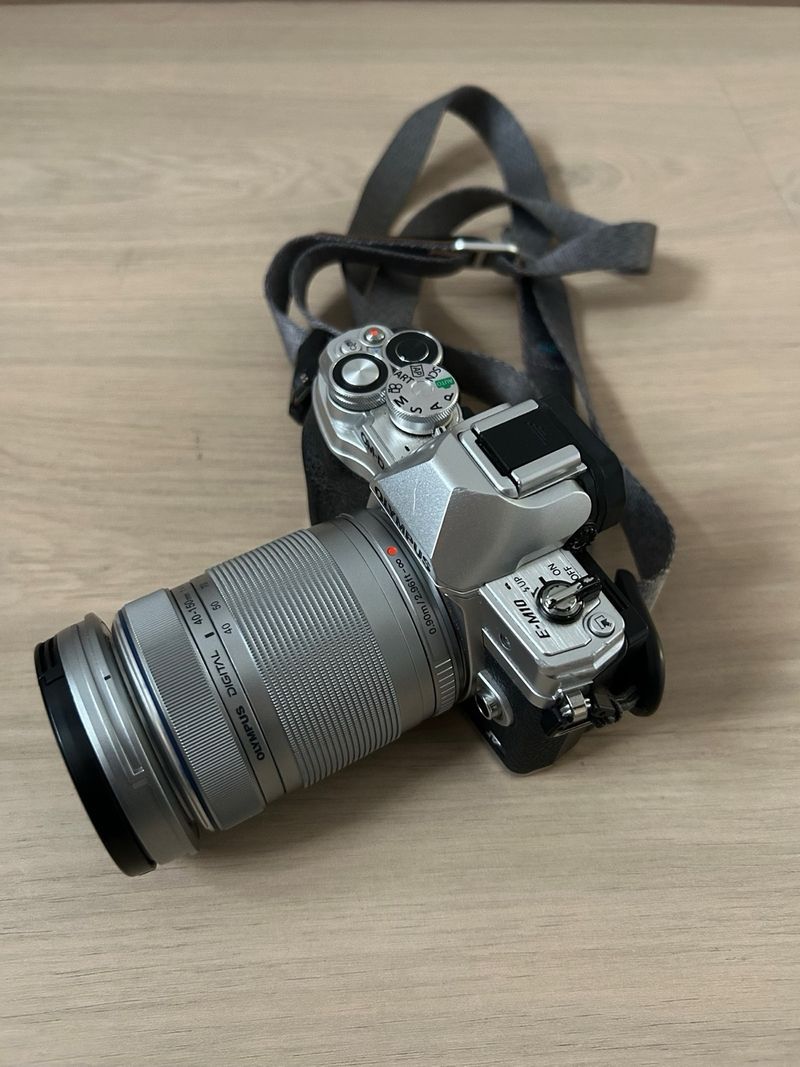 Olympus OM-D E-M10 Mark IV + Objetivo 40-150mm afbeelding 4