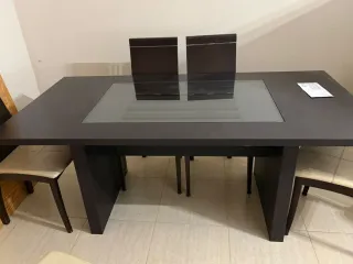 Mesa comedor cristal y sillas madera