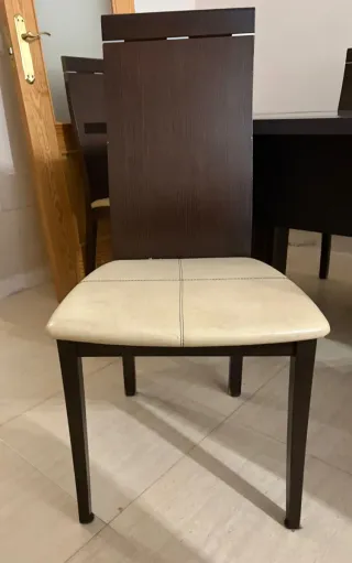 Mesa comedor cristal y sillas madera