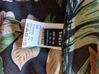 Vestido estampado floral preto