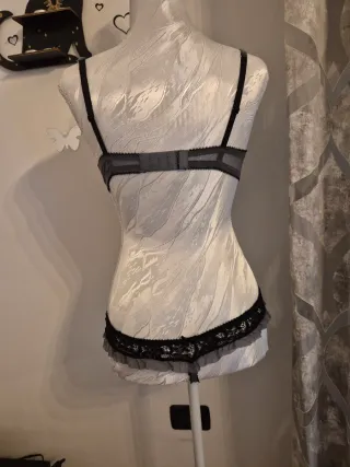Intimo sexy pizzo e raso