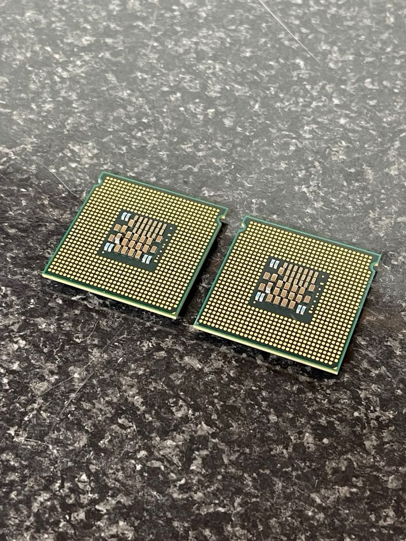 2x Intel Xeon 5160 3.00GHz LGA771 SL9RT afbeelding 3