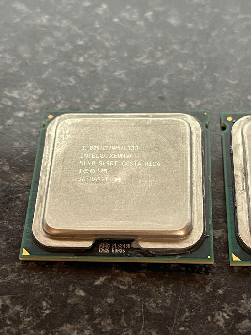2x Intel Xeon 5160 3.00GHz LGA771 SL9RT afbeelding 2