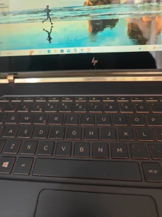 HP Spectre i7 Ordenador Portátil Negro/Dorado