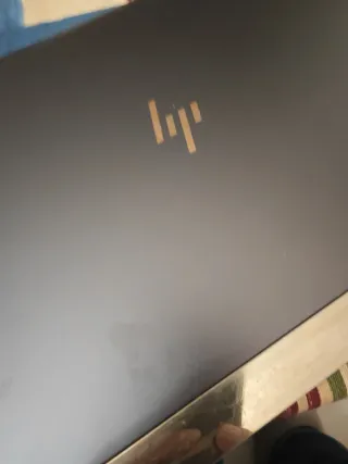 HP Spectre i7 Ordenador Portátil Negro/Dorado