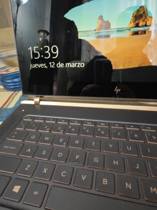 HP Spectre i7 Ordenador Portátil Negro/Dorado