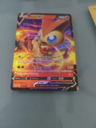 Carta Pokémon Victini V 190 HP