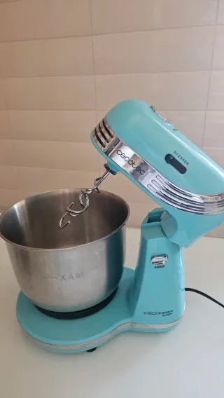 Amasadora Cecotec azul