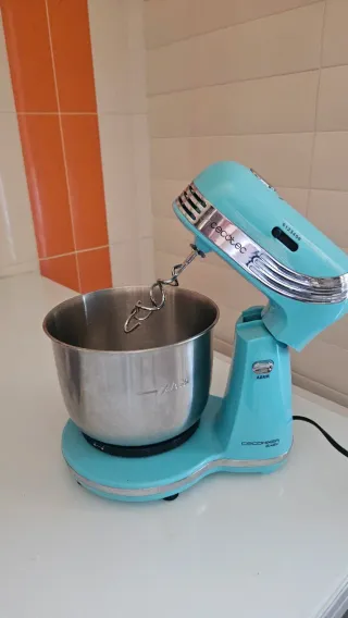 Amasadora Cecotec azul