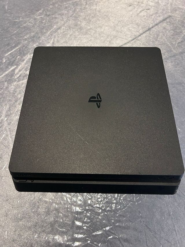 Consola PS4 Slim Negra