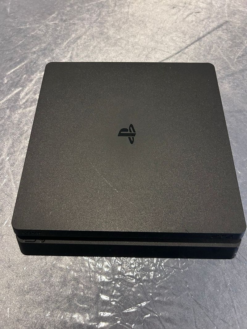 Consola PS4 Slim Negra