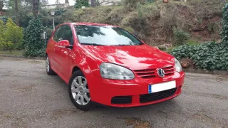 Volkswagen Golf V 1.9 TDI Distintivo B