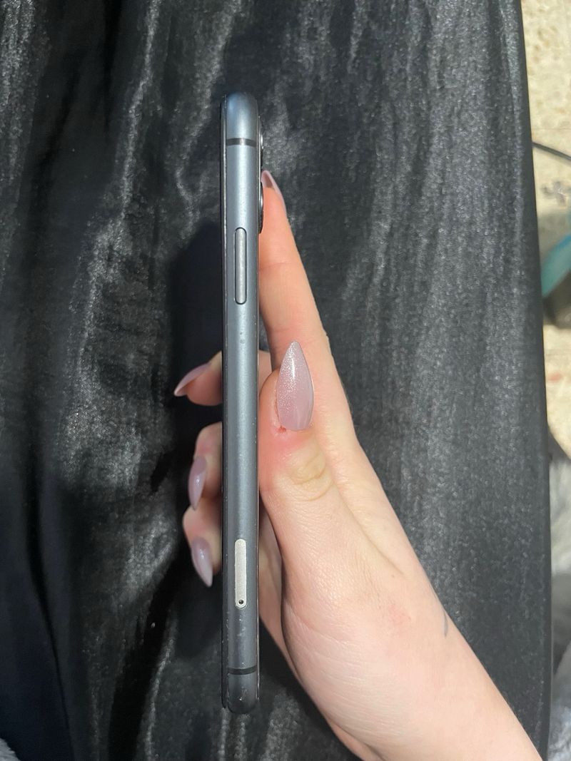 iPhone 11 64GB Negro afbeelding 2