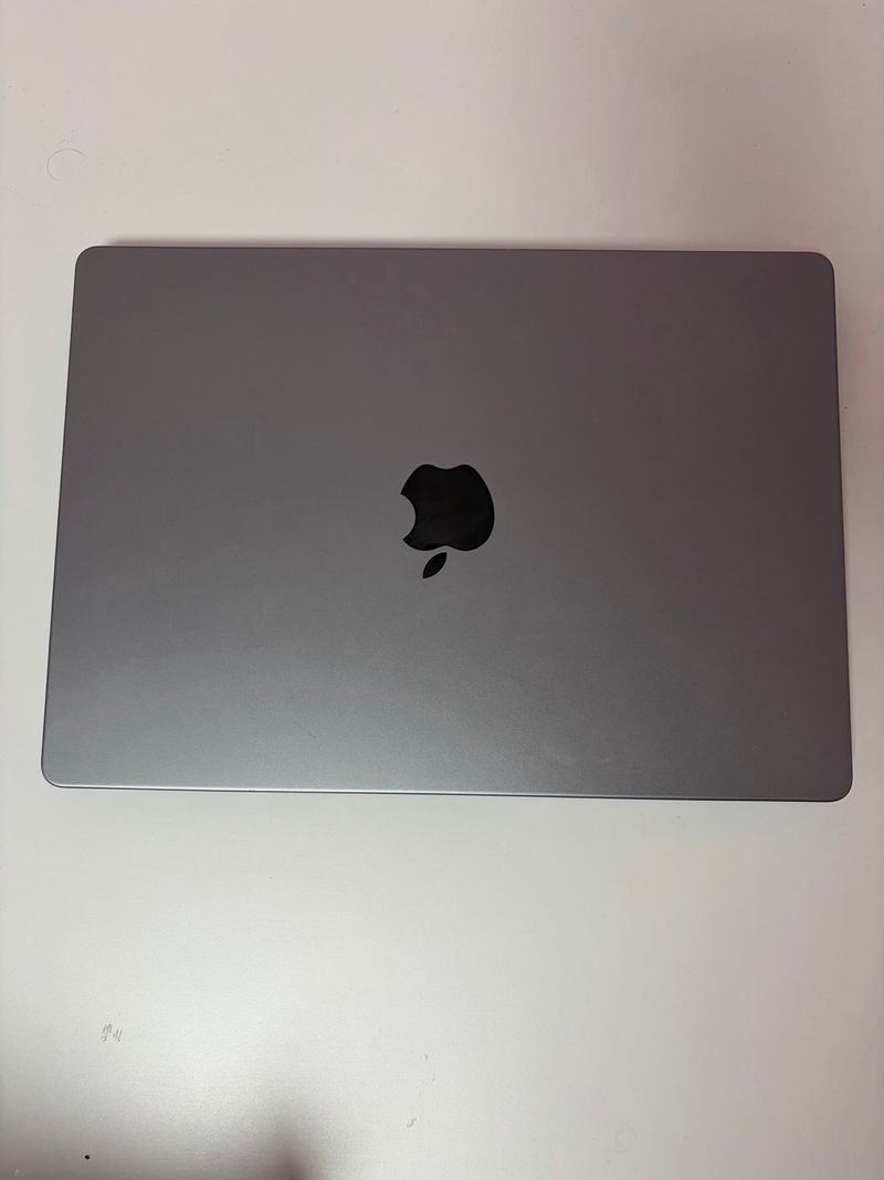 MacBook Pro 14” afbeelding 2