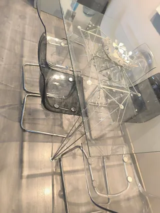 Mesa y sillas de comedor