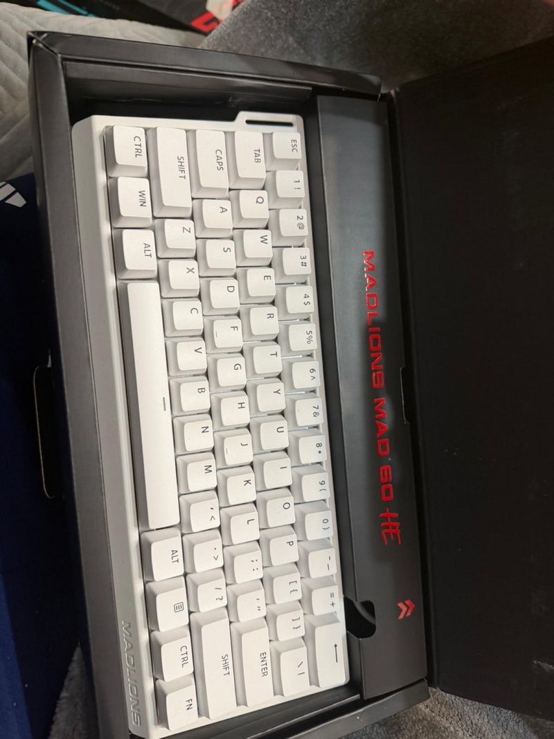 Teclado Gaming FGG MAD 60 HE Negro/Rojo afbeelding 2