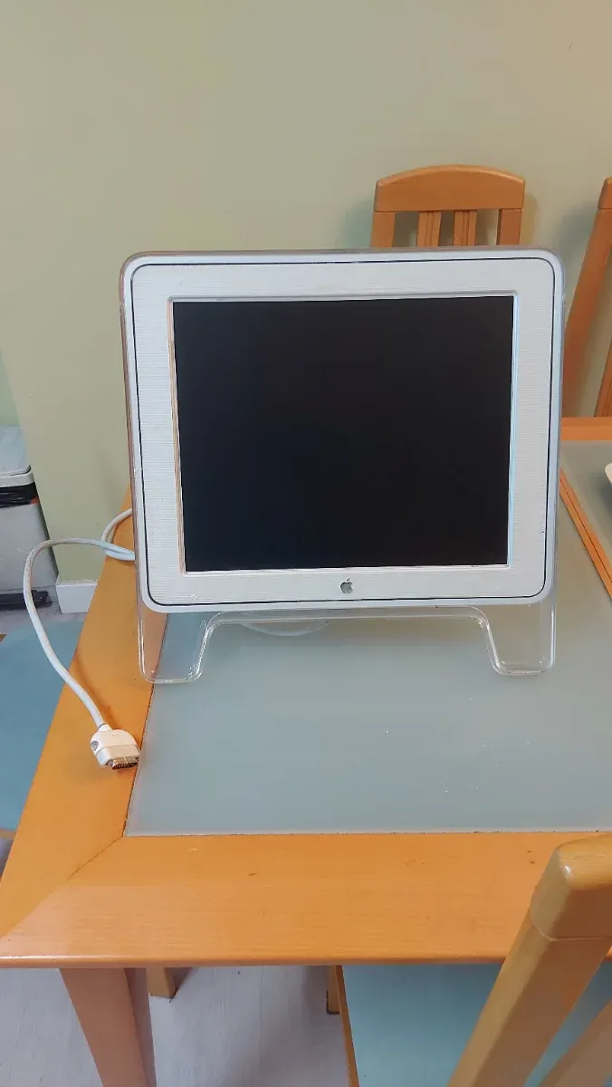 Apple Studio Display Plata