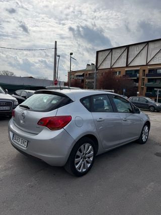 Opel Astra 2010
