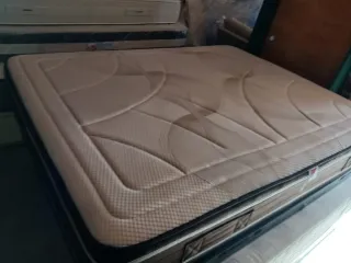 Colchón viscoelástico y canapé abatible