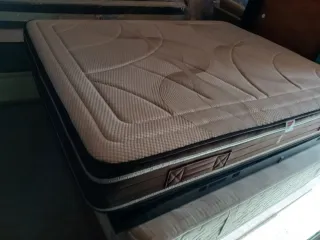 Colchón viscoelástico y canapé abatible