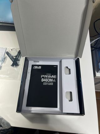 Placa Base ASUS B460M-A + 16GB DDR4