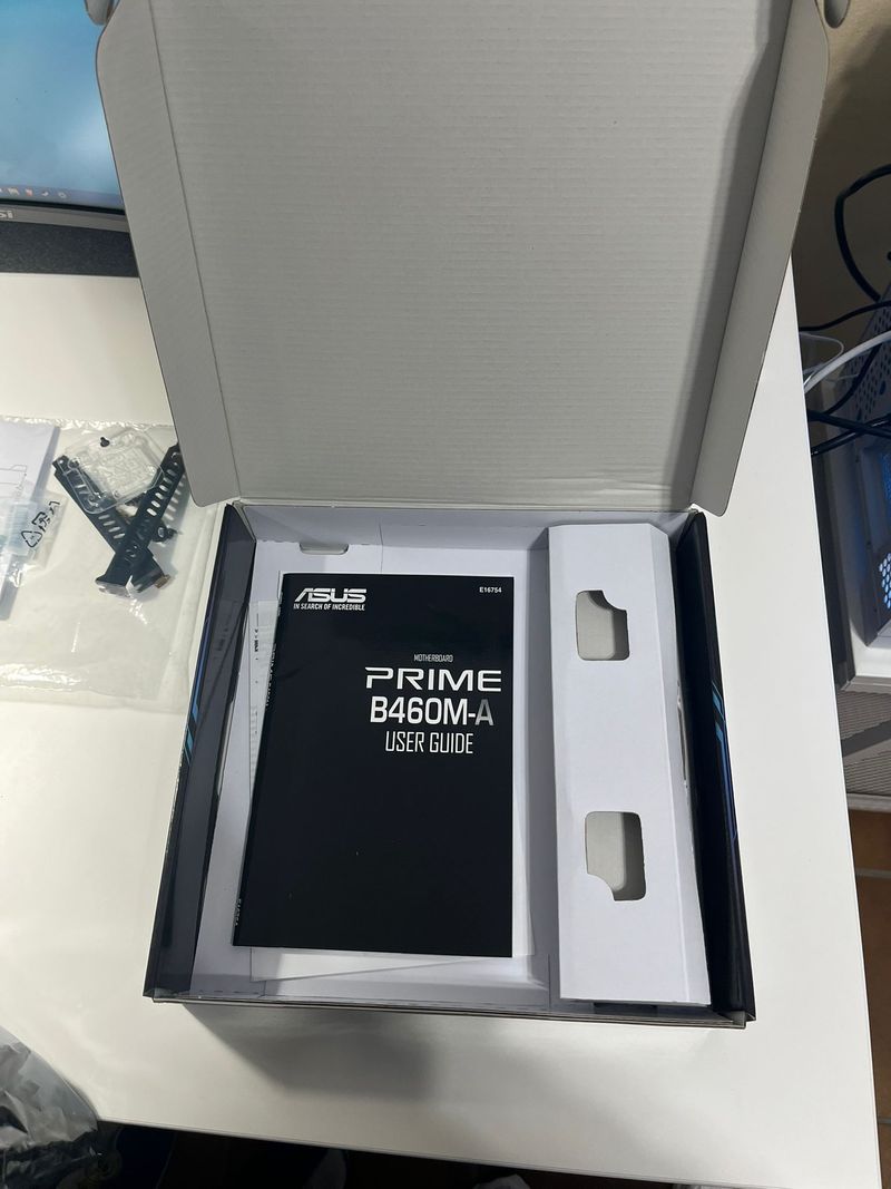 Placa Base ASUS B460M-A + 16GB DDR4 afbeelding 5