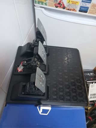 Volante Thrustmaster T248 con Pedales