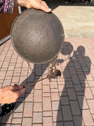 Bilancia antica in metallo