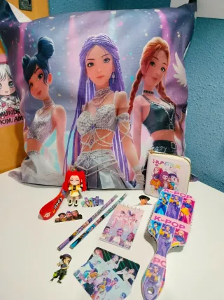 Lote K-pop: Peluche, Bote, Llavero y más